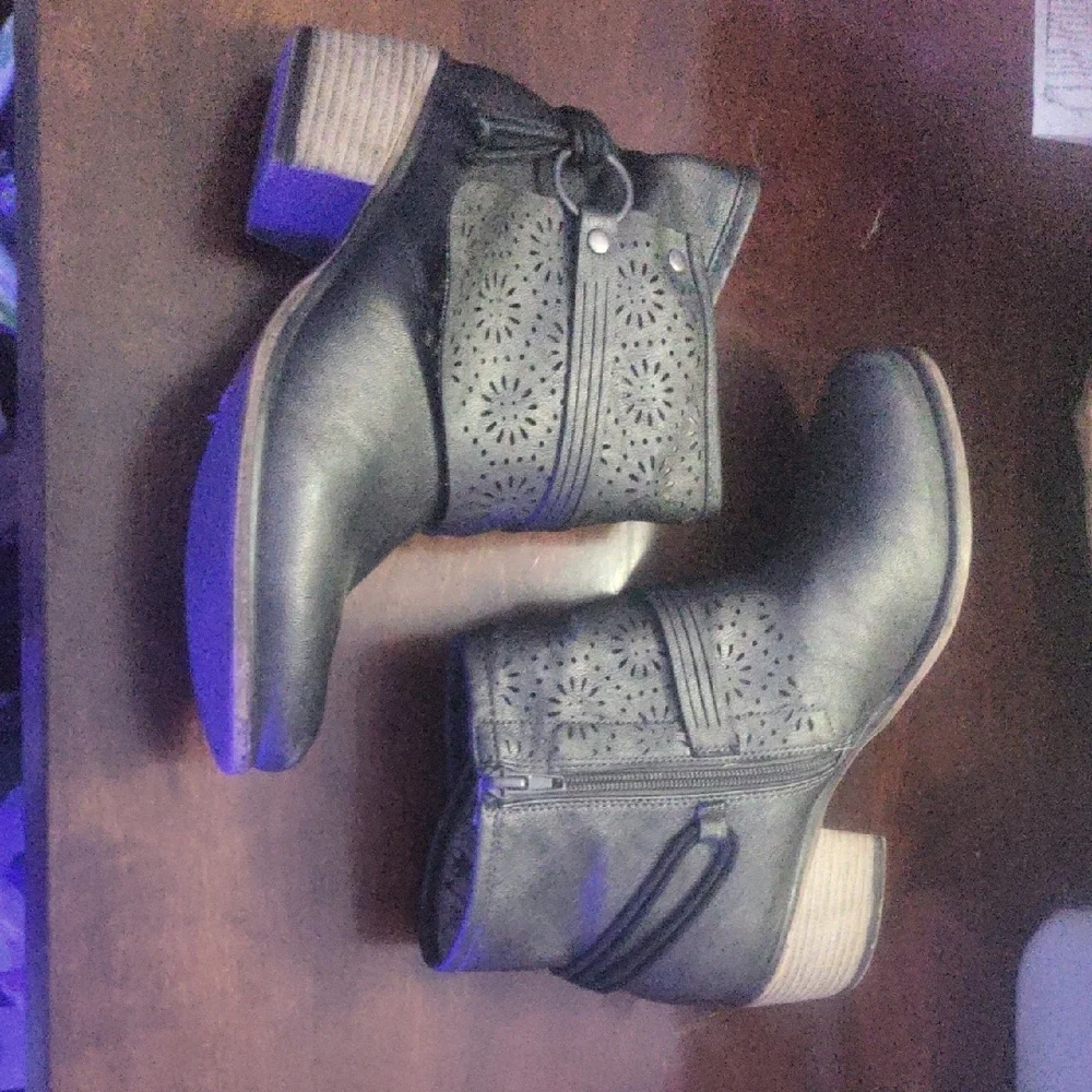 Ankle Boots with Cutout Design